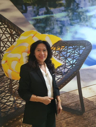 Ingrid Zakaria - Ray White Senayan