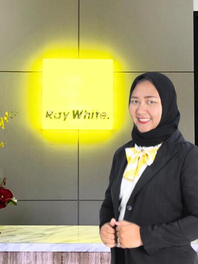 Mareta Saefira - Ray White Tebet