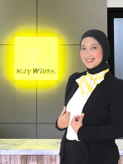 Santi Cahyaningtias - Ray White Tebet
