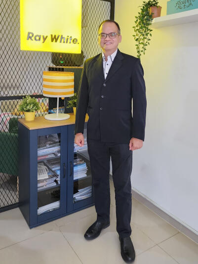 Karlim Raywhite - Ray White Aniva Gading Serpong